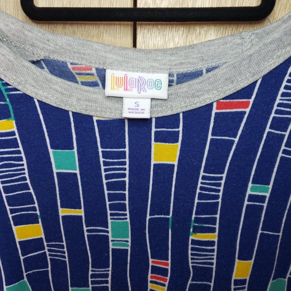 LuLaRoe shirt w/3/4 length sleeves